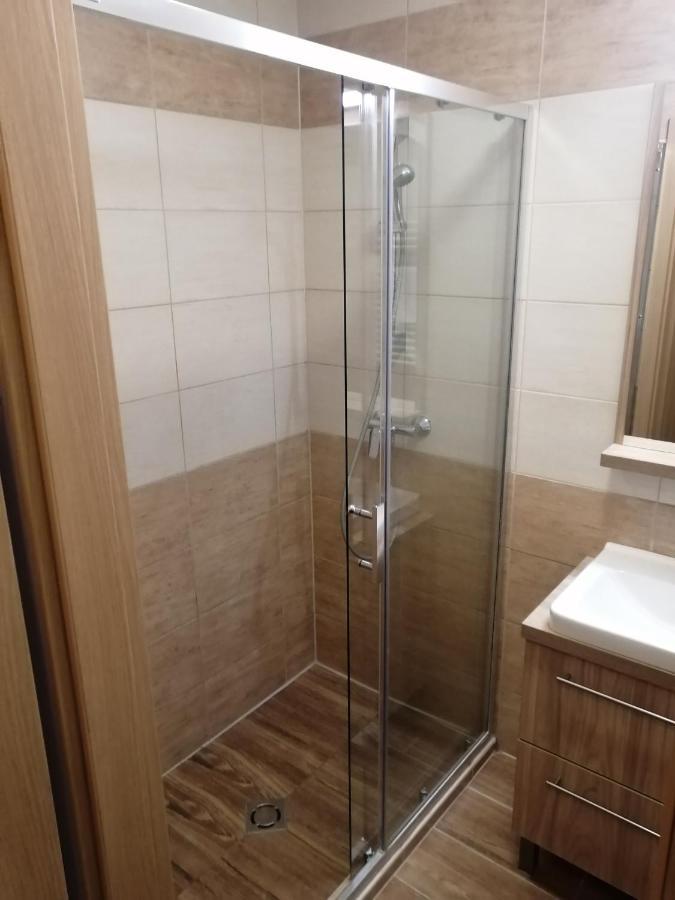 Sárvár Zafirgyoengy Apartmanok מראה חיצוני תמונה